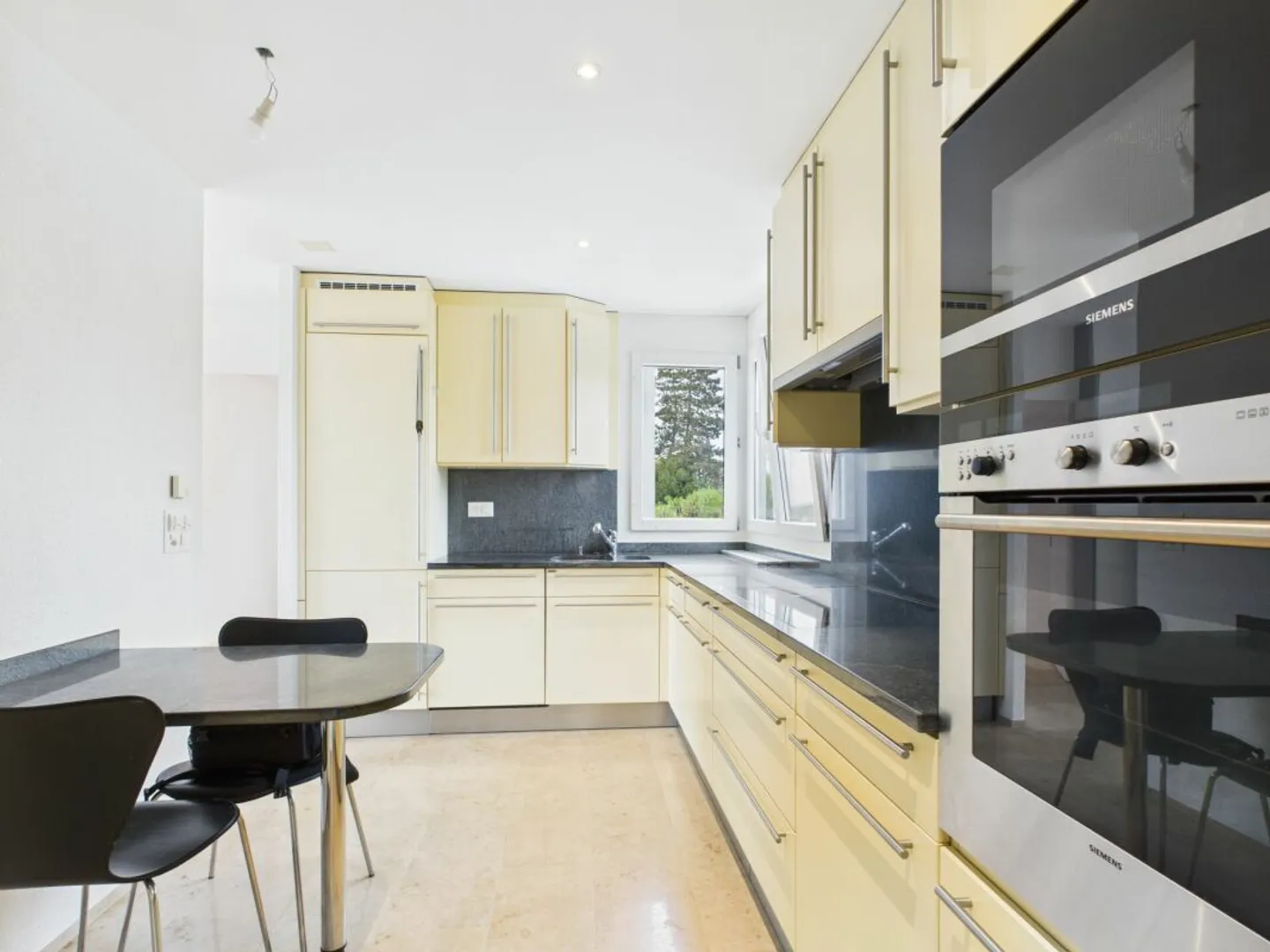 Helle, moderne Wohnung mit grosser Terrasse - Foto 3 von 13