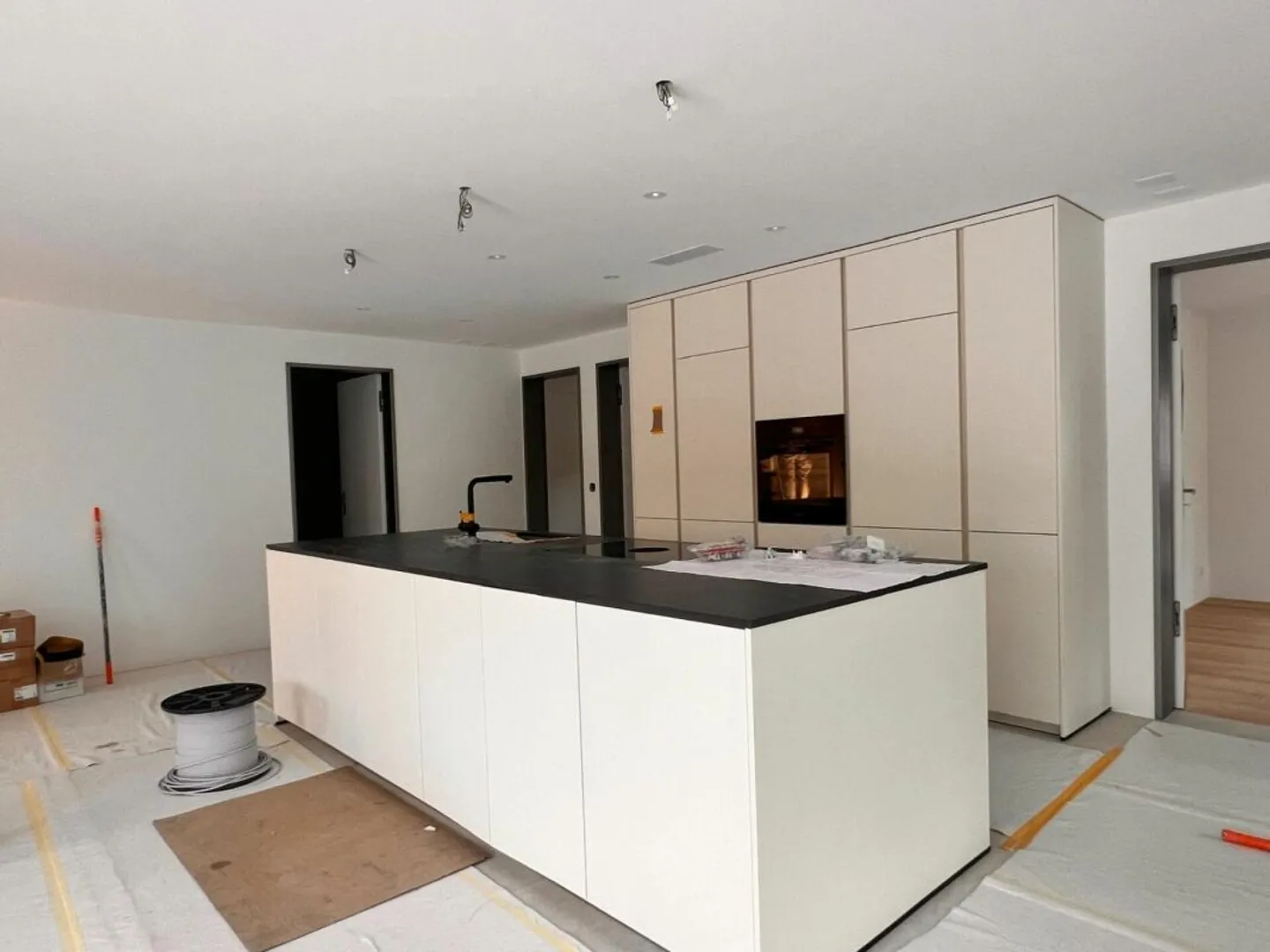 Moderno appartamento di 4,5 stanze con balcone a Magden - Foto 2 di 8