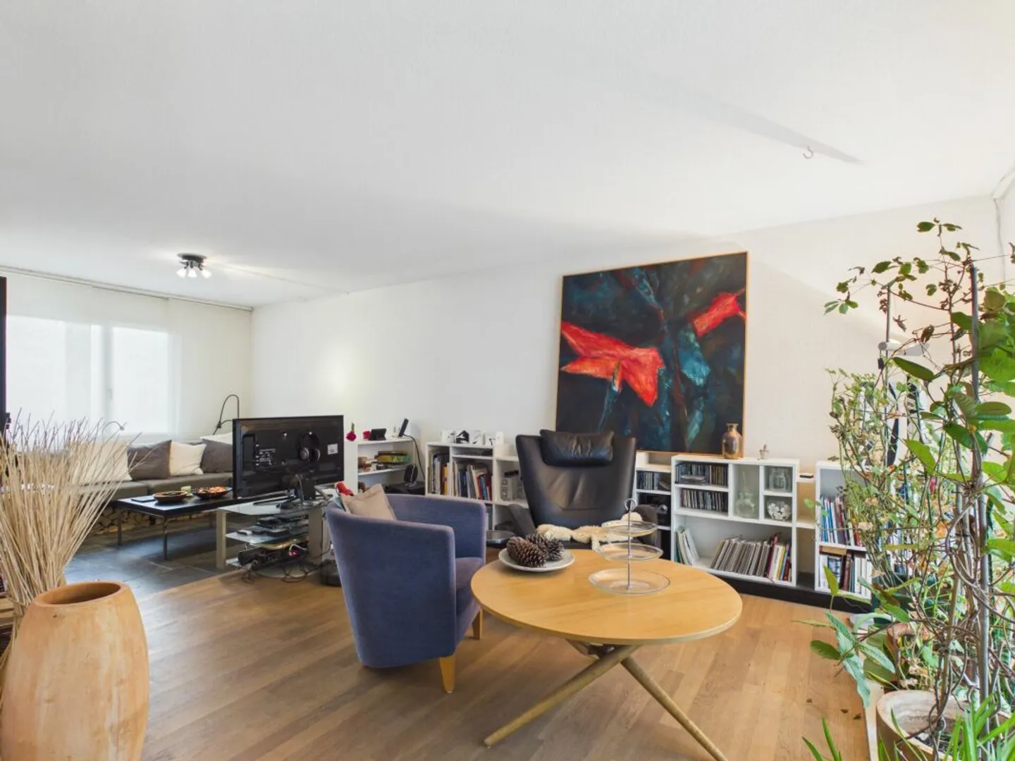 Exclusive single-family house with a separate apartment in a quiet location - Photo 2 of 13