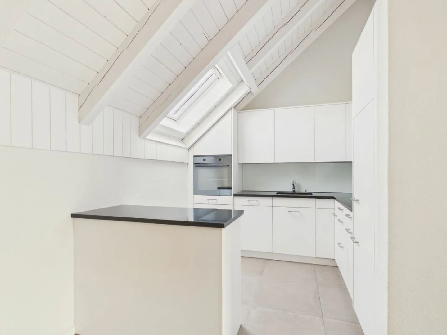 Appartement en duplex de rêve à Lupfig avec rénovation moderne - Photo 2 sur 13