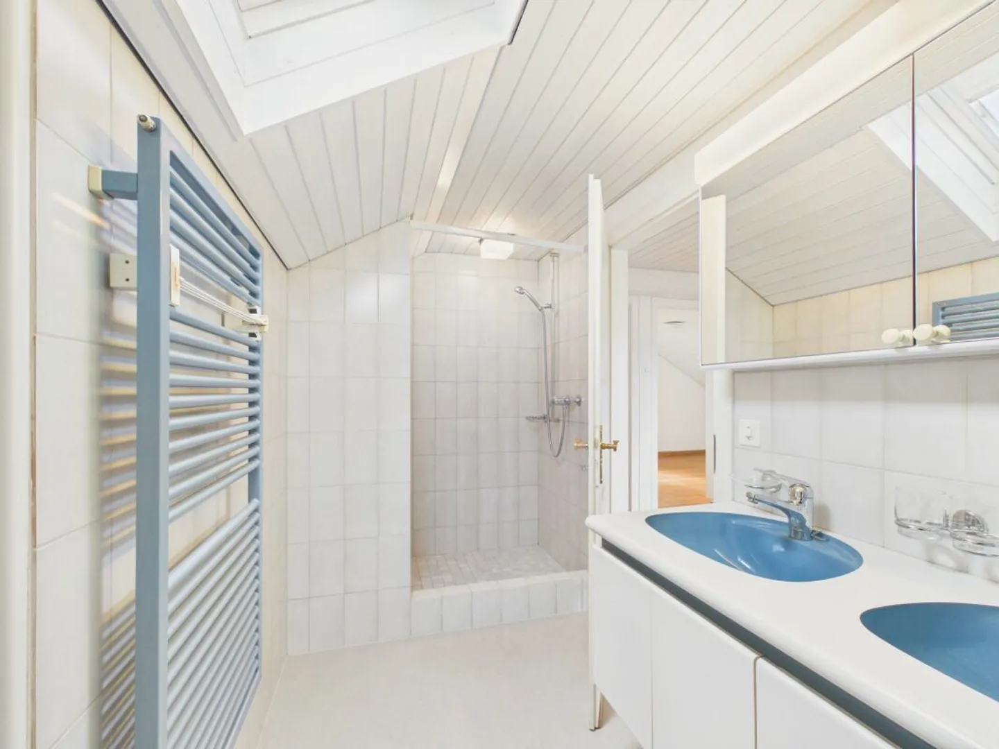 Affascinante casa unifamiliare con grande potenziale in una buona posizione a Magden - Foto 12 di 13