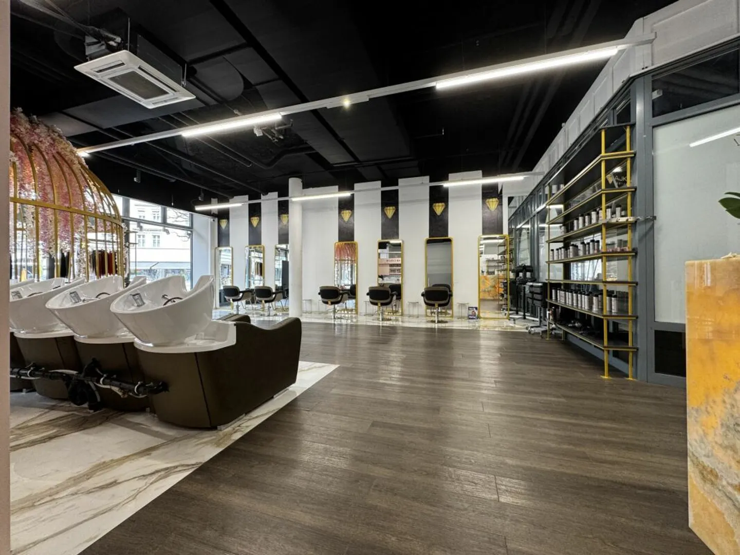 Etablierter Coiffeursalon in Olten - Inventar &amp; Kundenstamm zu verkaufen - Foto 2 von 5