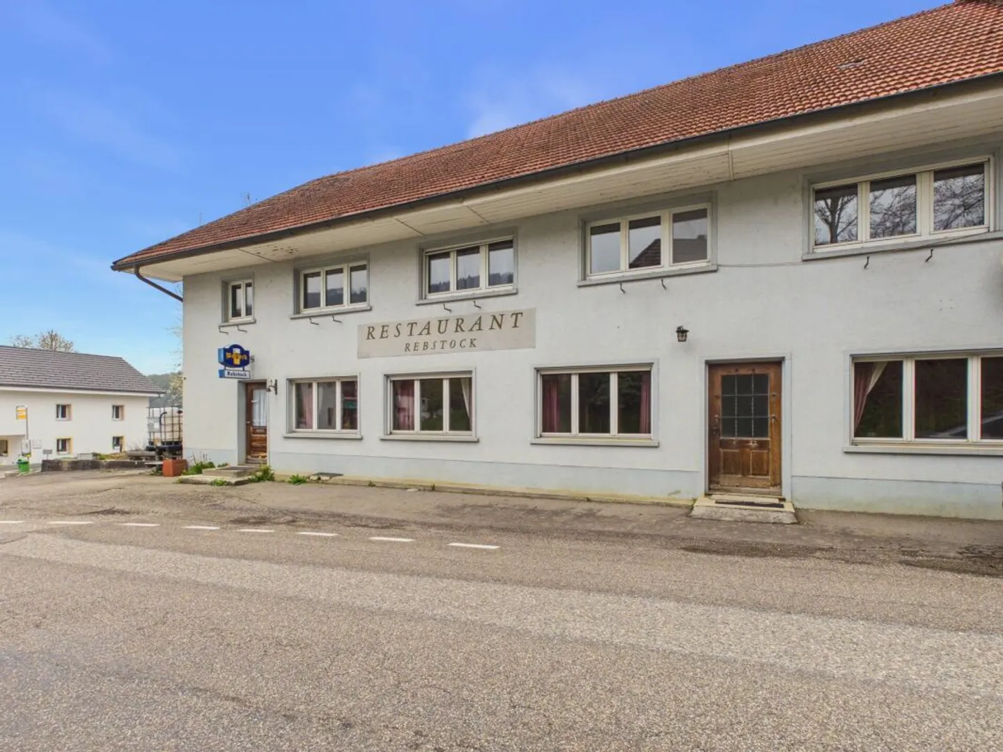 Grosszügiges Restaurant in Ederswiler - Foto 1 von 13