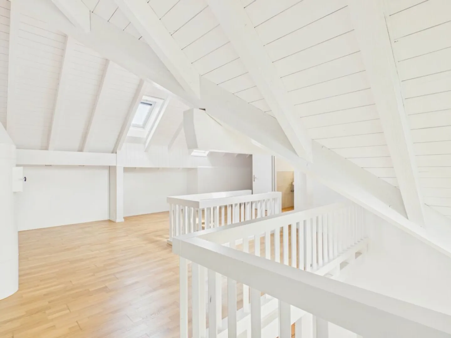 Appartement en duplex de rêve à Lupfig avec rénovation moderne - Photo 10 sur 13