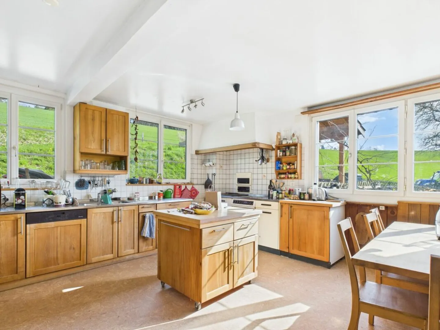 Charmantes Bauernhaus in Tenniken - Foto 1 von 12