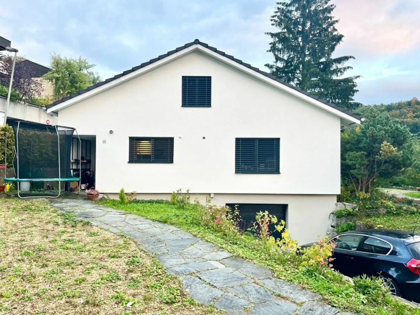 Modernes Familienparadies in ruhiger Lage - Foto 1 von 13