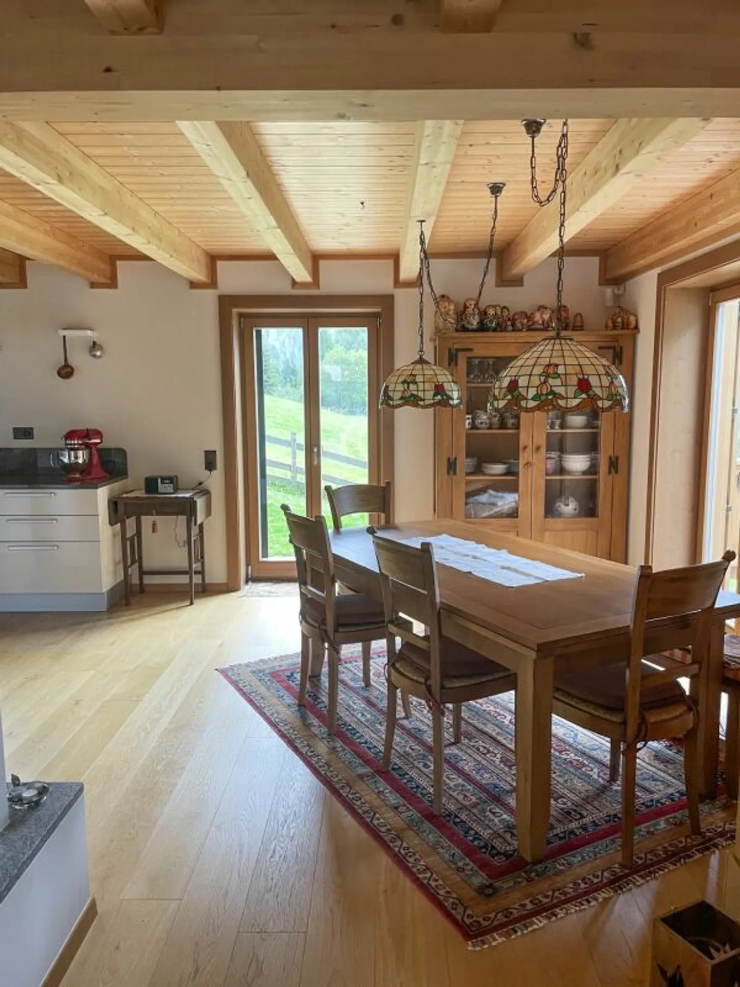 Beautiful chalet with unobstructed mountain views - Photo 9 of 13