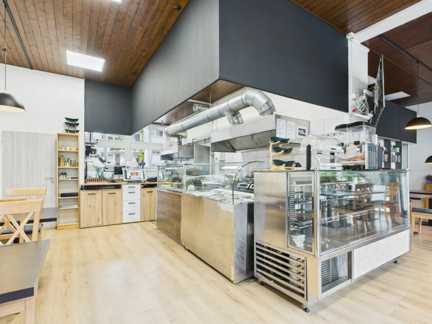 Proprietà commerciale attraente in posizione privilegiata direttamente sul Reno - Foto 3 di 7