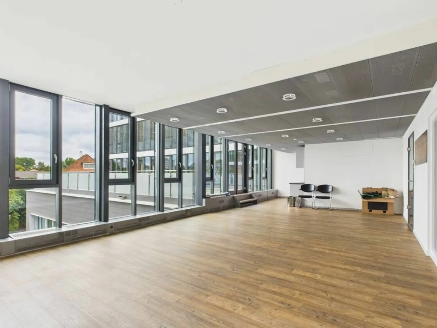 Ufficio rappresentativo con 9 stanze e molta luce naturale - Foto 7 di 10