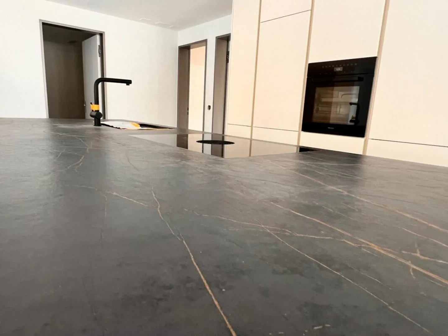 Moderno appartamento di 4,5 stanze con balcone a Magden - Foto 5 di 8