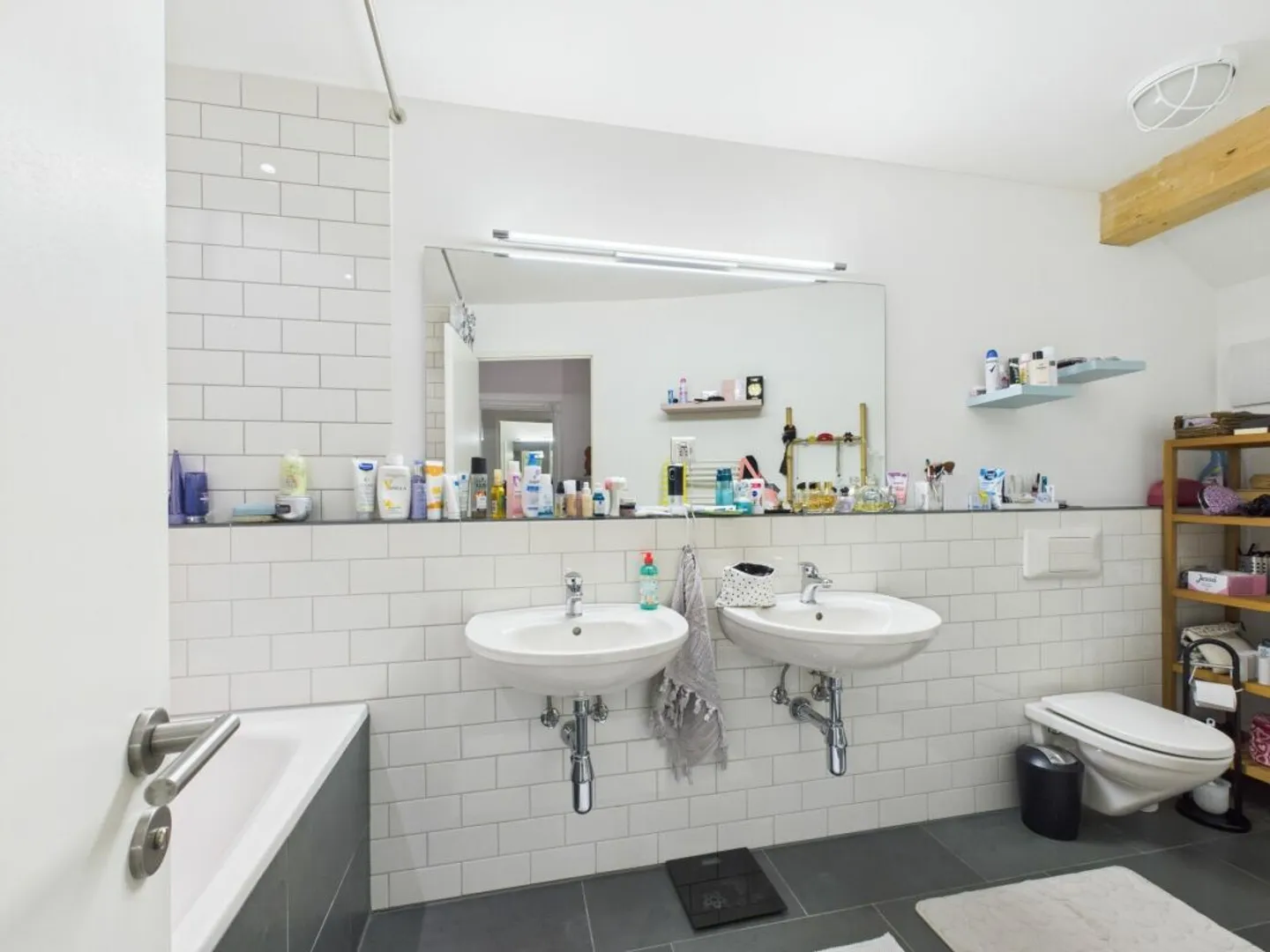 Familienfreundliche 6-Zimmer-Wohnung mit grossem Garten - Foto 9 von 12