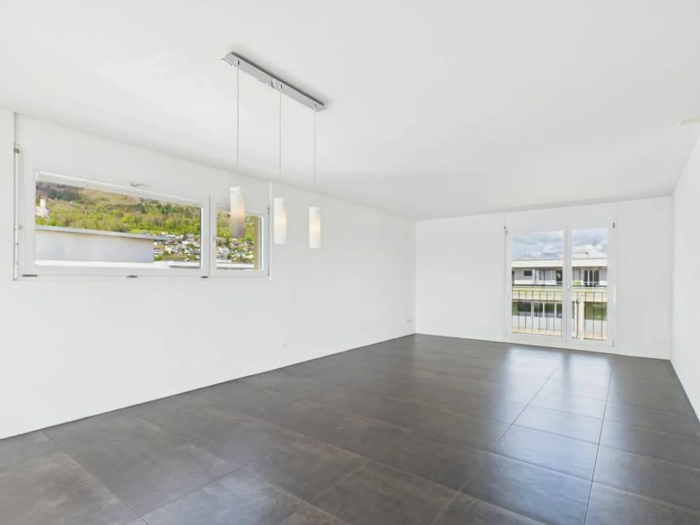 Geräumige Wohnung mit Cheminée und grosser Terrasse - Foto 10 von 12