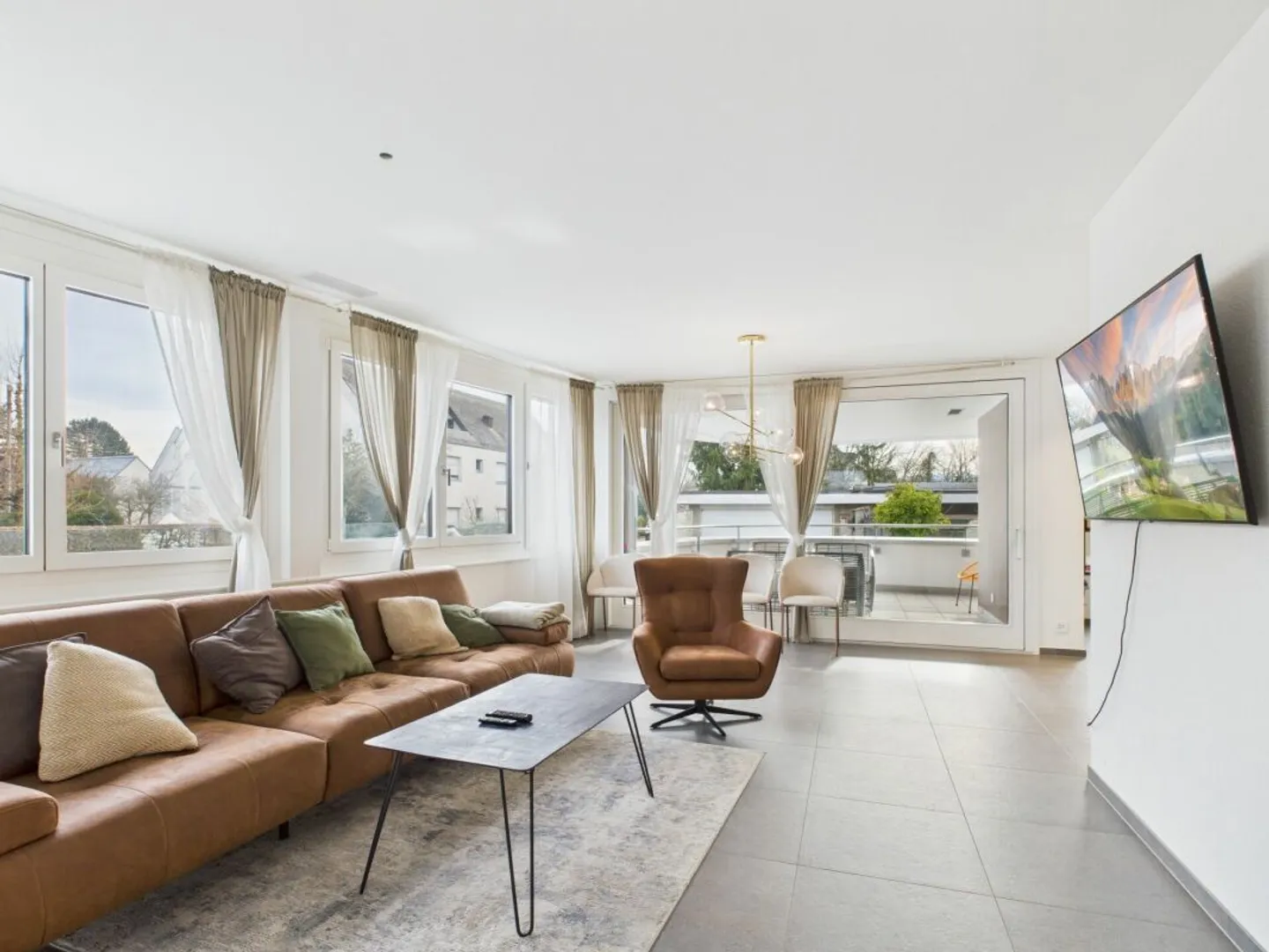 Moderne Wohnung mit grossem Balkon - Foto 5 von 13