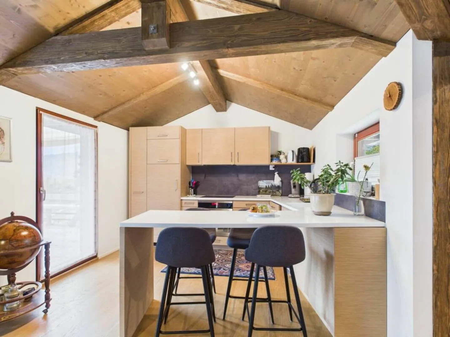 Chalet Incantevole in Posizione Tranquilla con Comfort Moderno - Foto 5 di 13