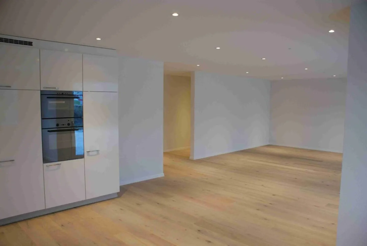 Grosszügig ruhig mit Garten - Foto 3 von 6