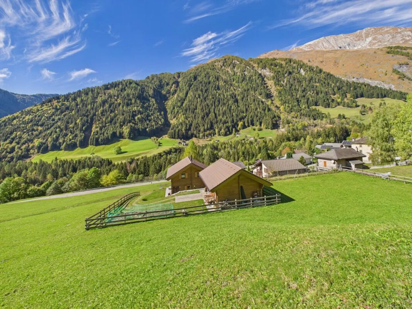Bellissimo chalet con vista libera sulle montagne - Foto 3 di 13