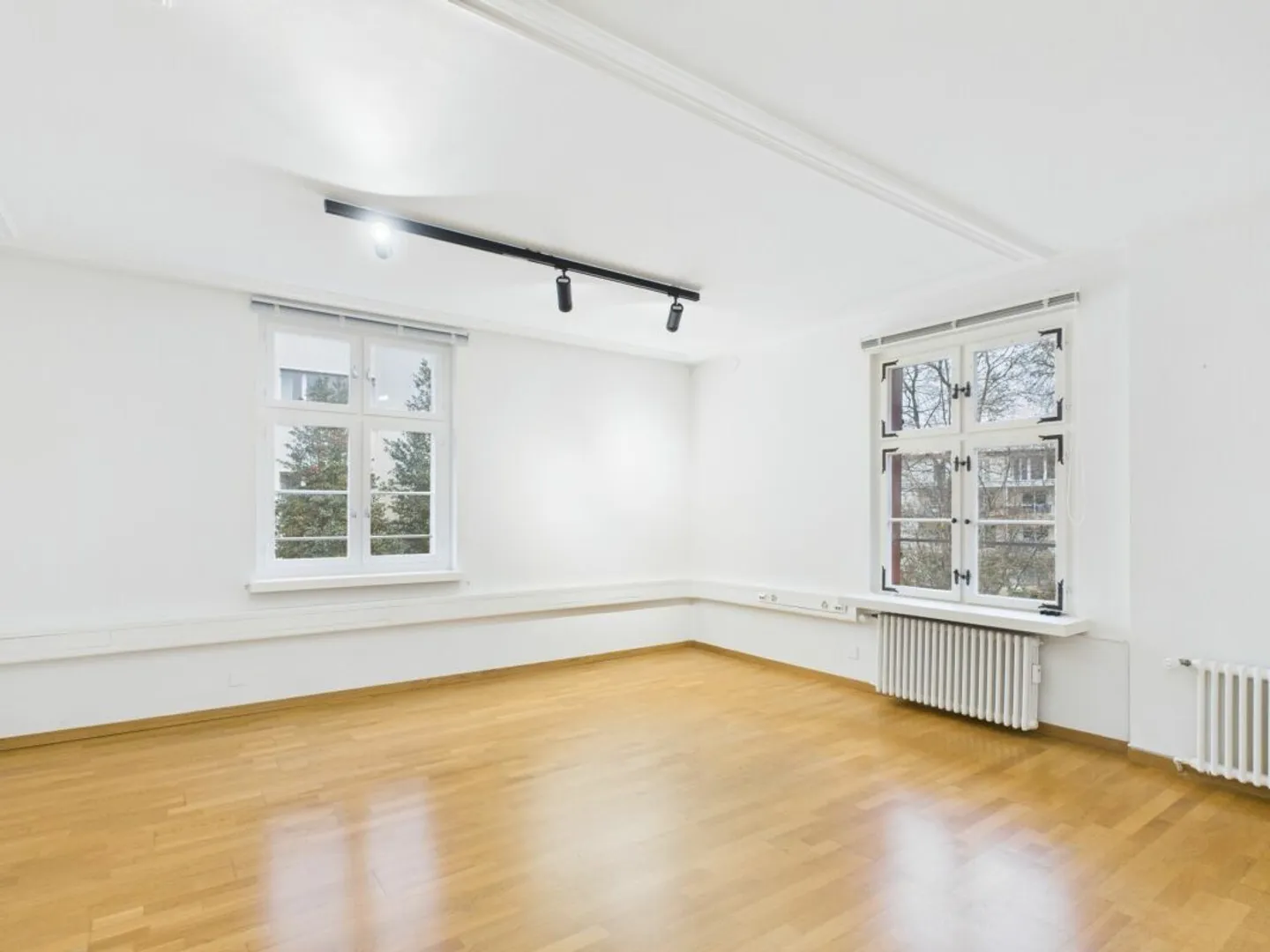 Bureau attrayant dans un endroit calme - polyvalent avec 6 places de parking - Photo 5 sur 9