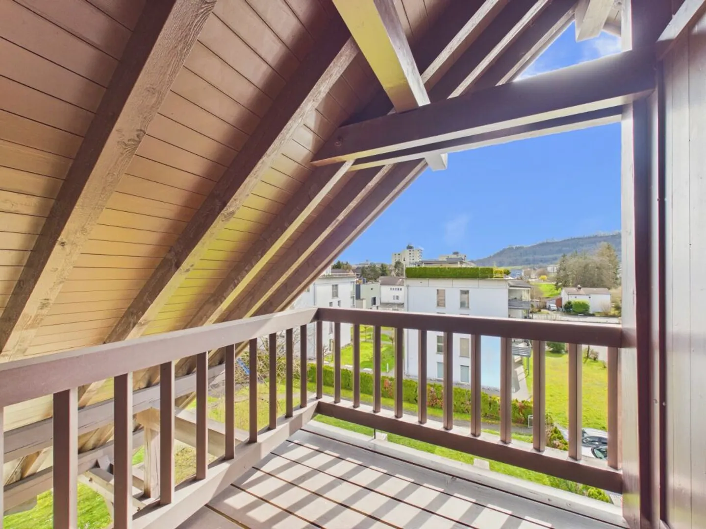 Appartement en duplex de rêve à Lupfig avec rénovation moderne - Photo 12 sur 13