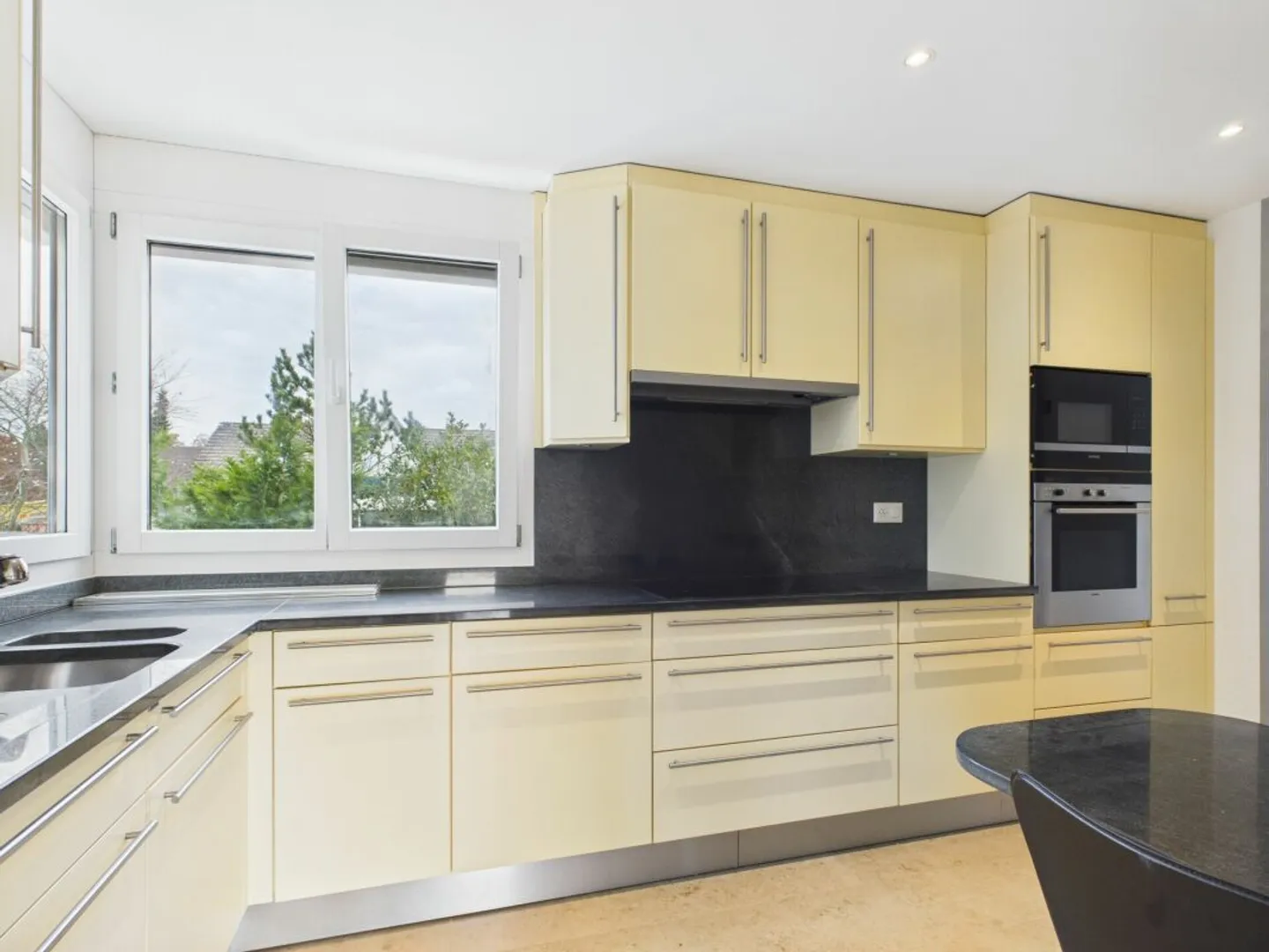 Helle, moderne Wohnung mit grosser Terrasse - Foto 4 von 13