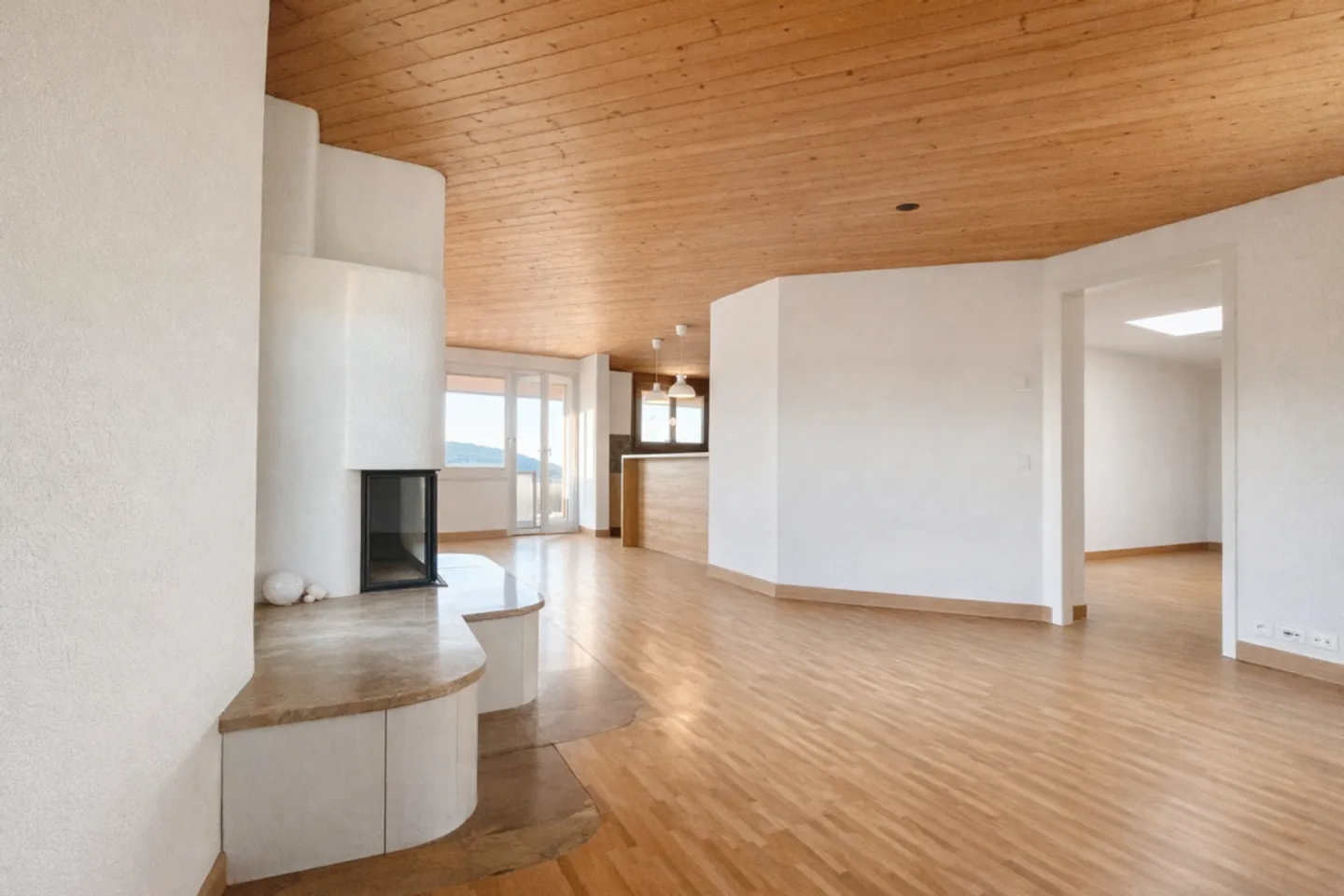 Charming 4.5-room apartment with great views - Photo 2 of 11