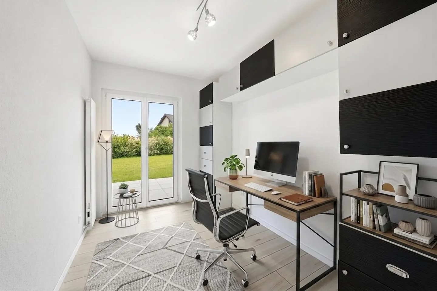 Magnificent Renovated House for Rent - Photo 8 of 13