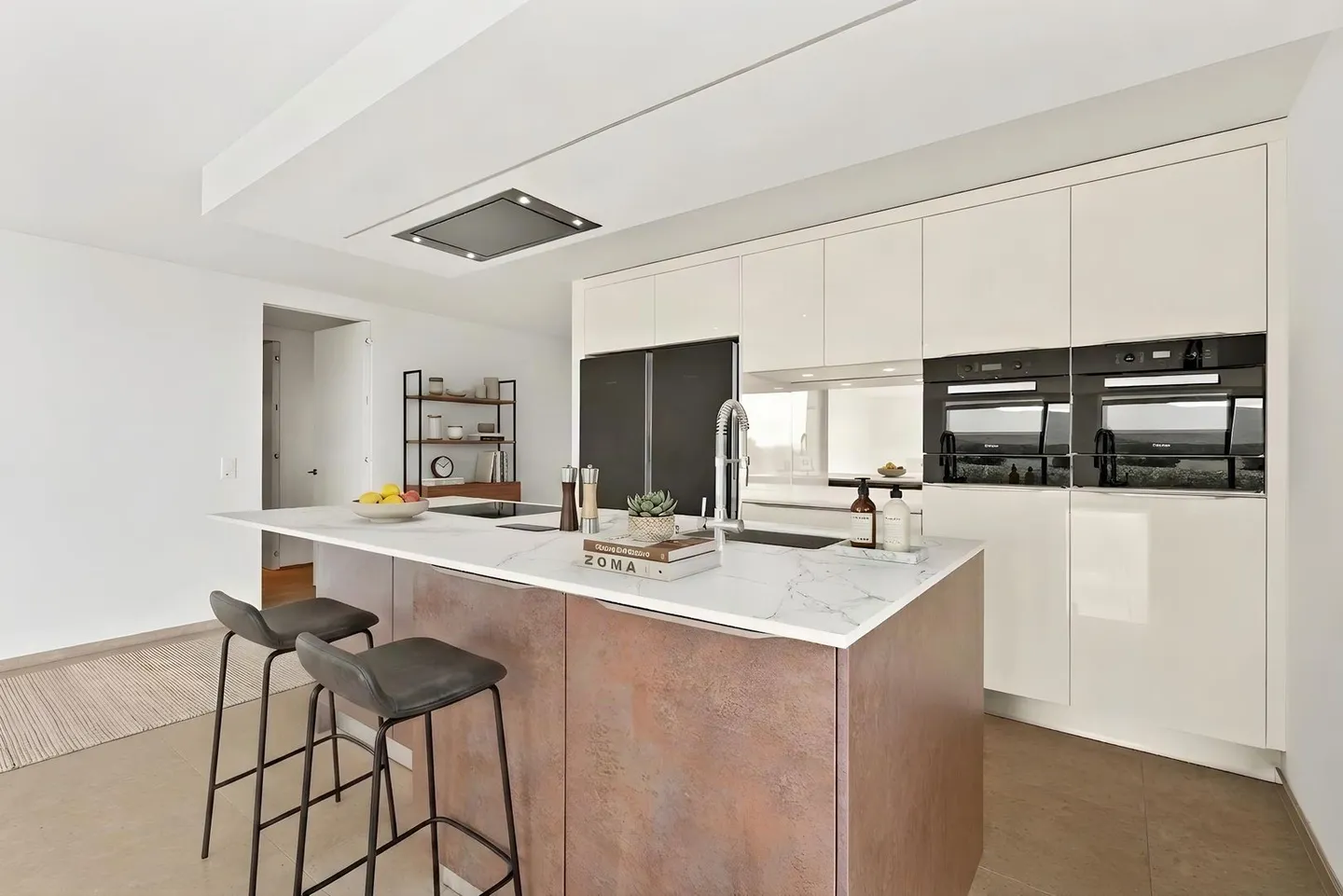 Elegant Apartment with Lake Views - Photo 3 of 9