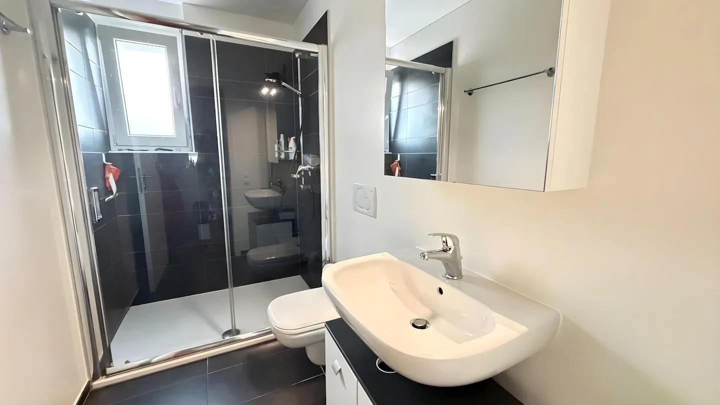 Moderno appartamento di 3,5 camere - Foto 6 von 7