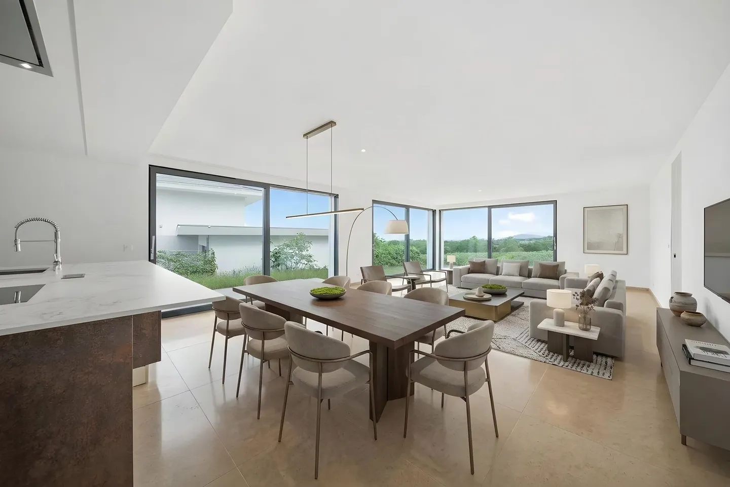 Elegant Apartment with Lake Views - Photo 2 of 9