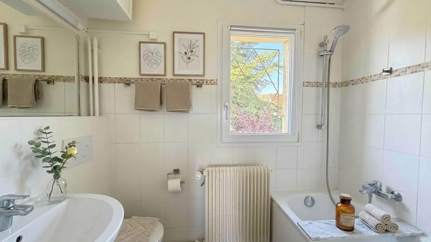 For rent - Individual villa 4.5 rooms with garden, terrace & lake view - Aubonne - Photo 10 of 11