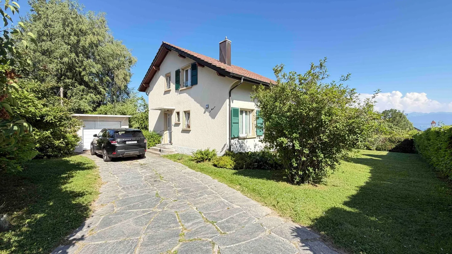 For rent - Individual villa 4.5 rooms with garden, terrace & lake view - Aubonne - Photo 1 of 11