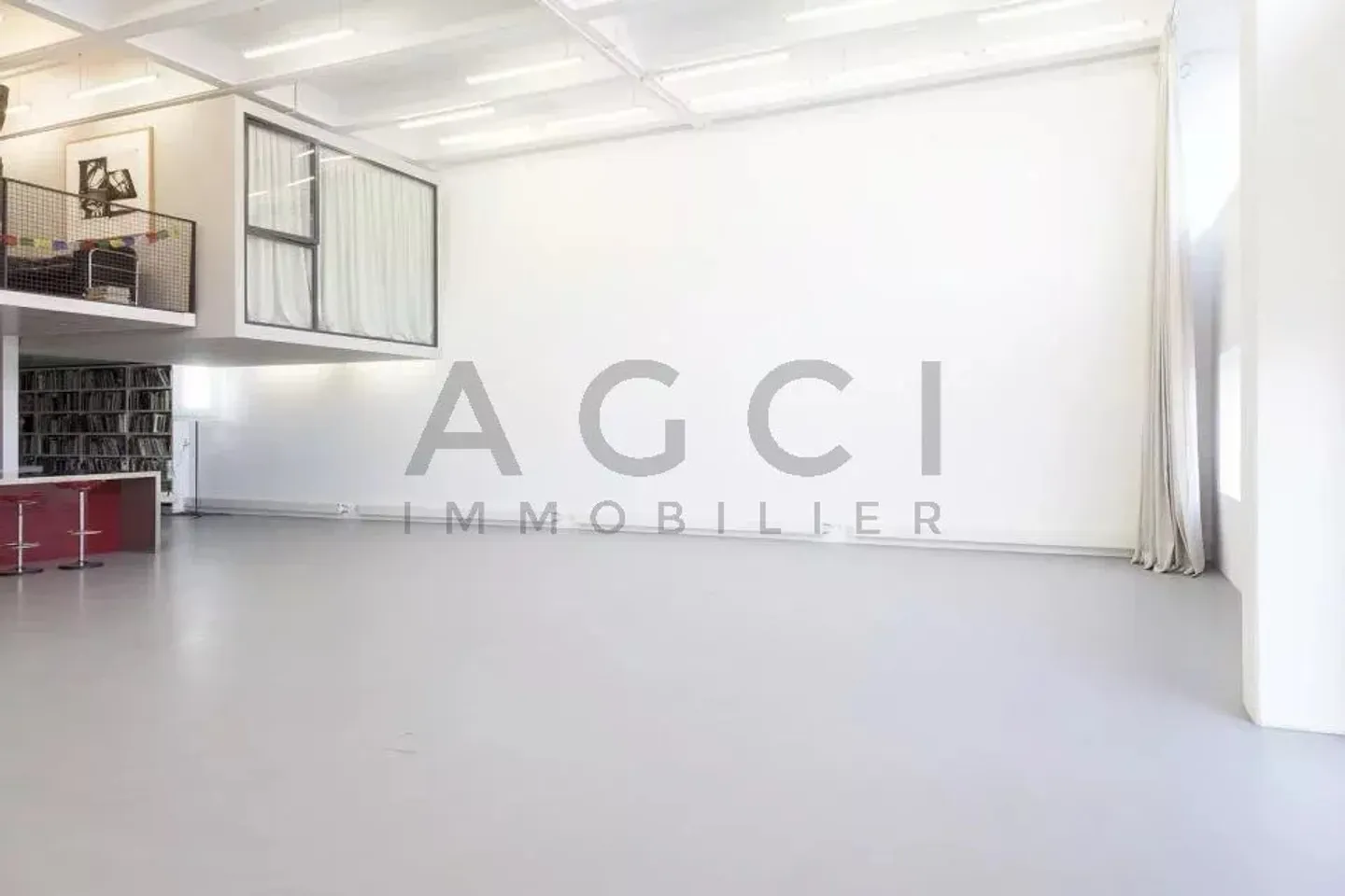 395 m² Loft mit Privatterrasse in der Nähe von Pont-Rouge - Foto 4 von 4