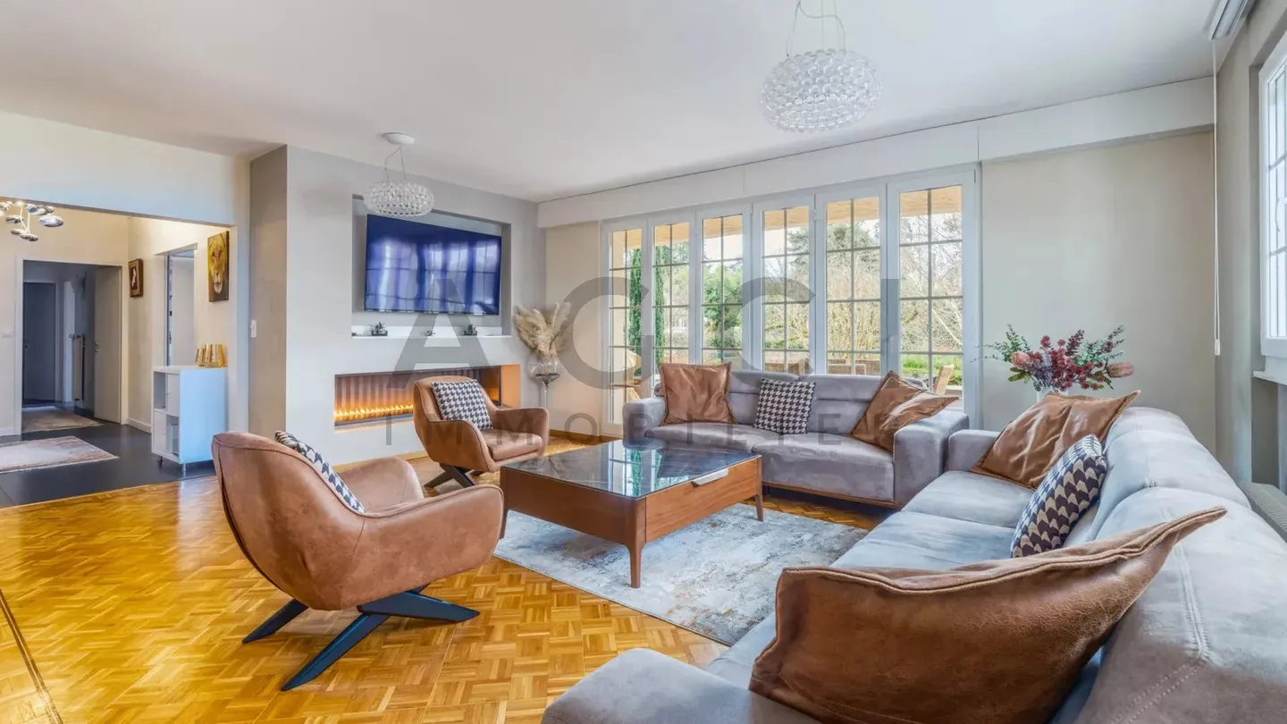 Élégance et Confort : Spacieuse Villa Familiale à Vernier - Photo 6 sur 13