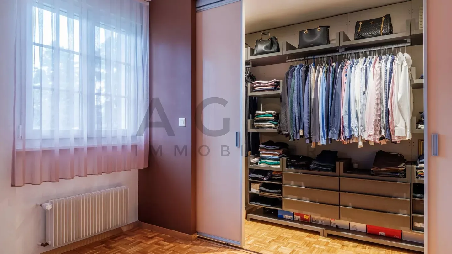 Élégance et Confort : Spacieuse Villa Familiale à Vernier - Photo 8 sur 13