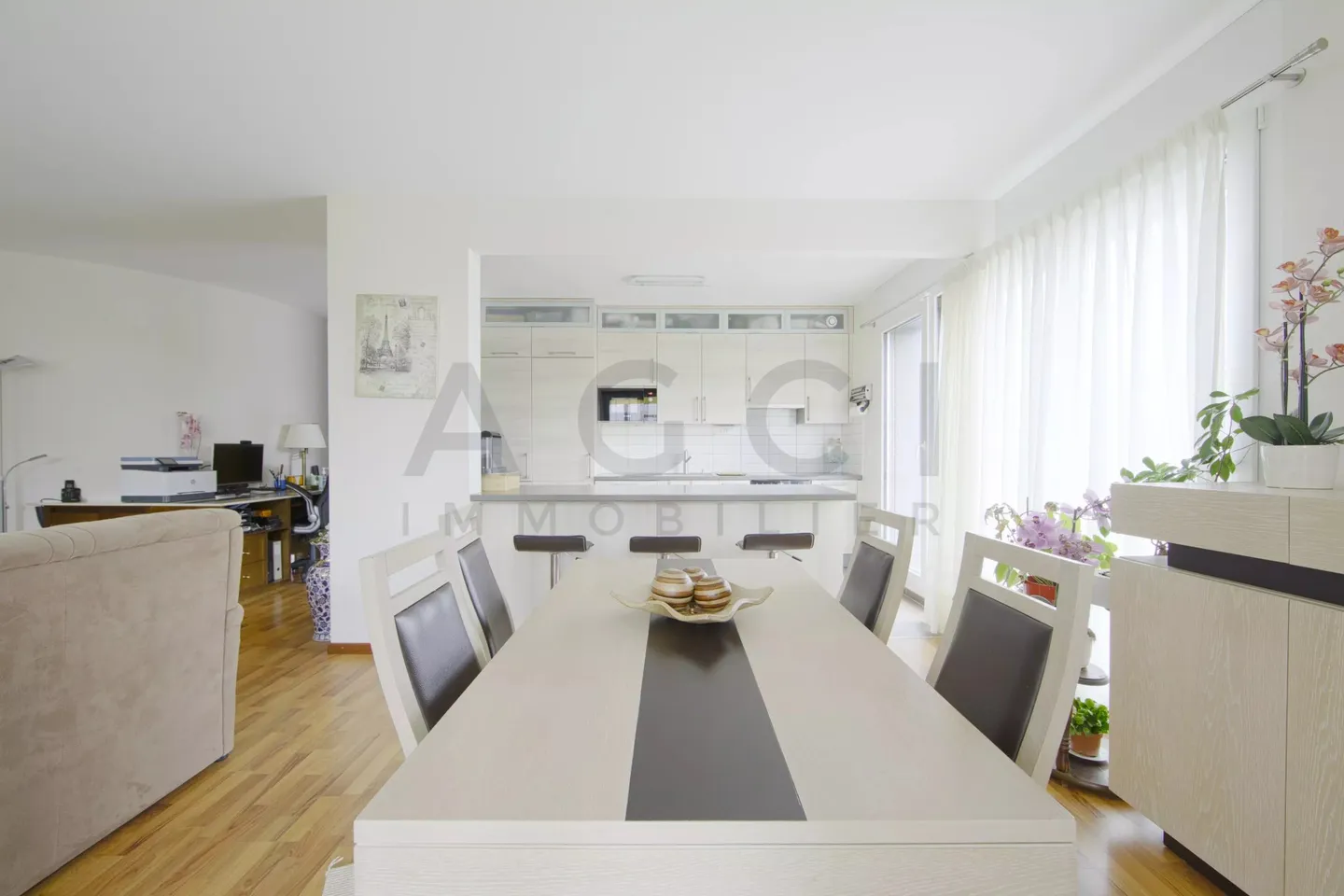 EXCLUSIVITY - Bright 4-room apartment with covered terrace, private garden and garage - Châtelaine - Photo 4 of 13