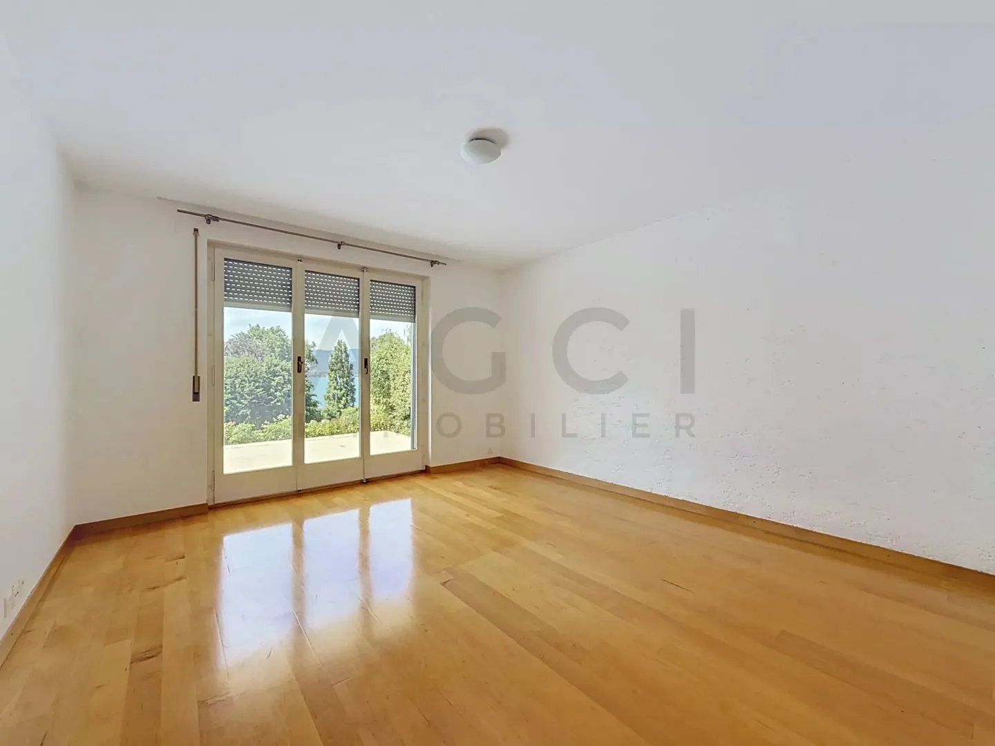 Magnifica villa con vista lago e accesso privato al lago — Anières (Ginevra) - Foto 13 di 13