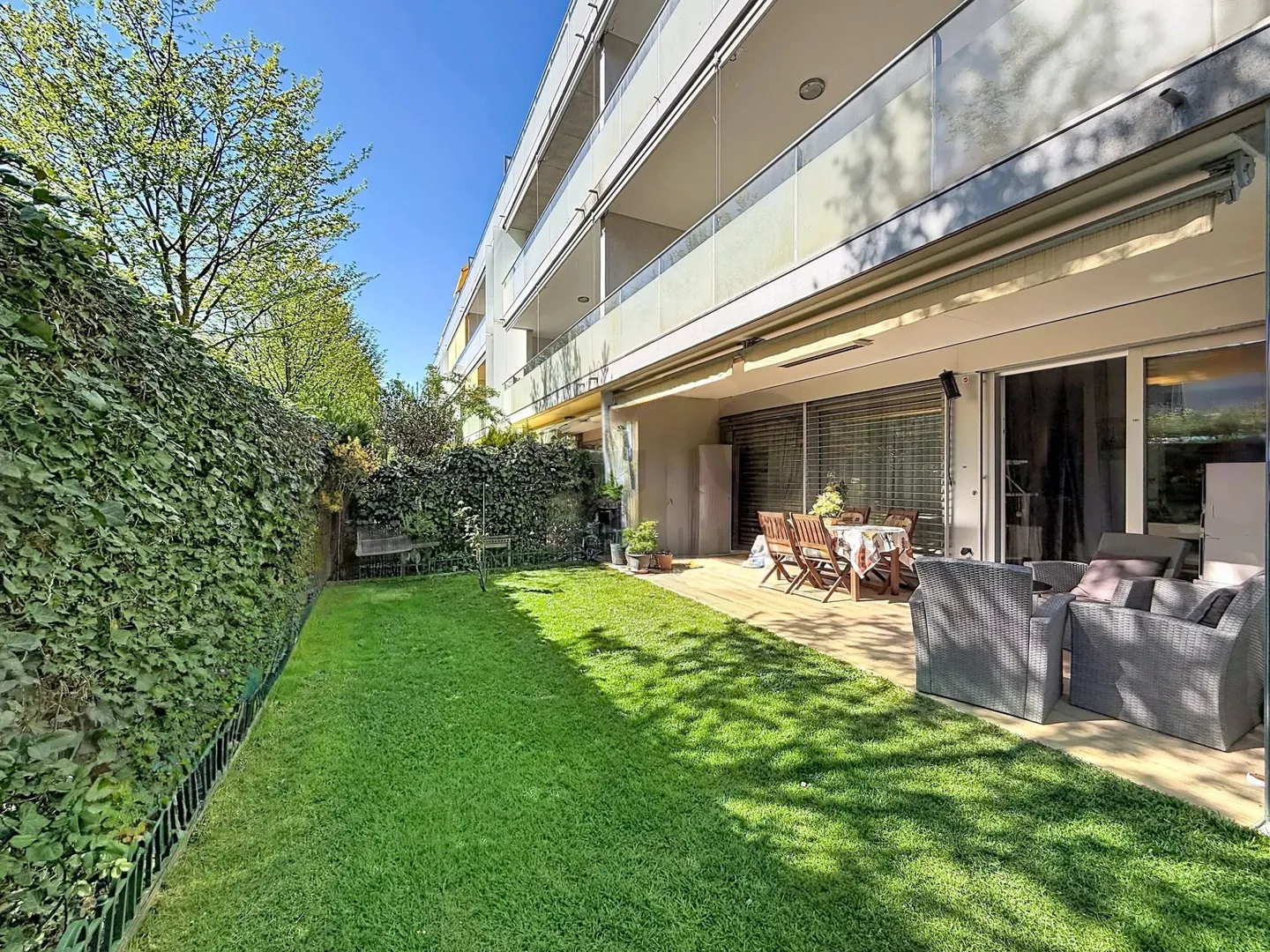 EXCLUSIVITY - Bright 4-room apartment with covered terrace, private garden and garage - Châtelaine - Photo 1 of 13