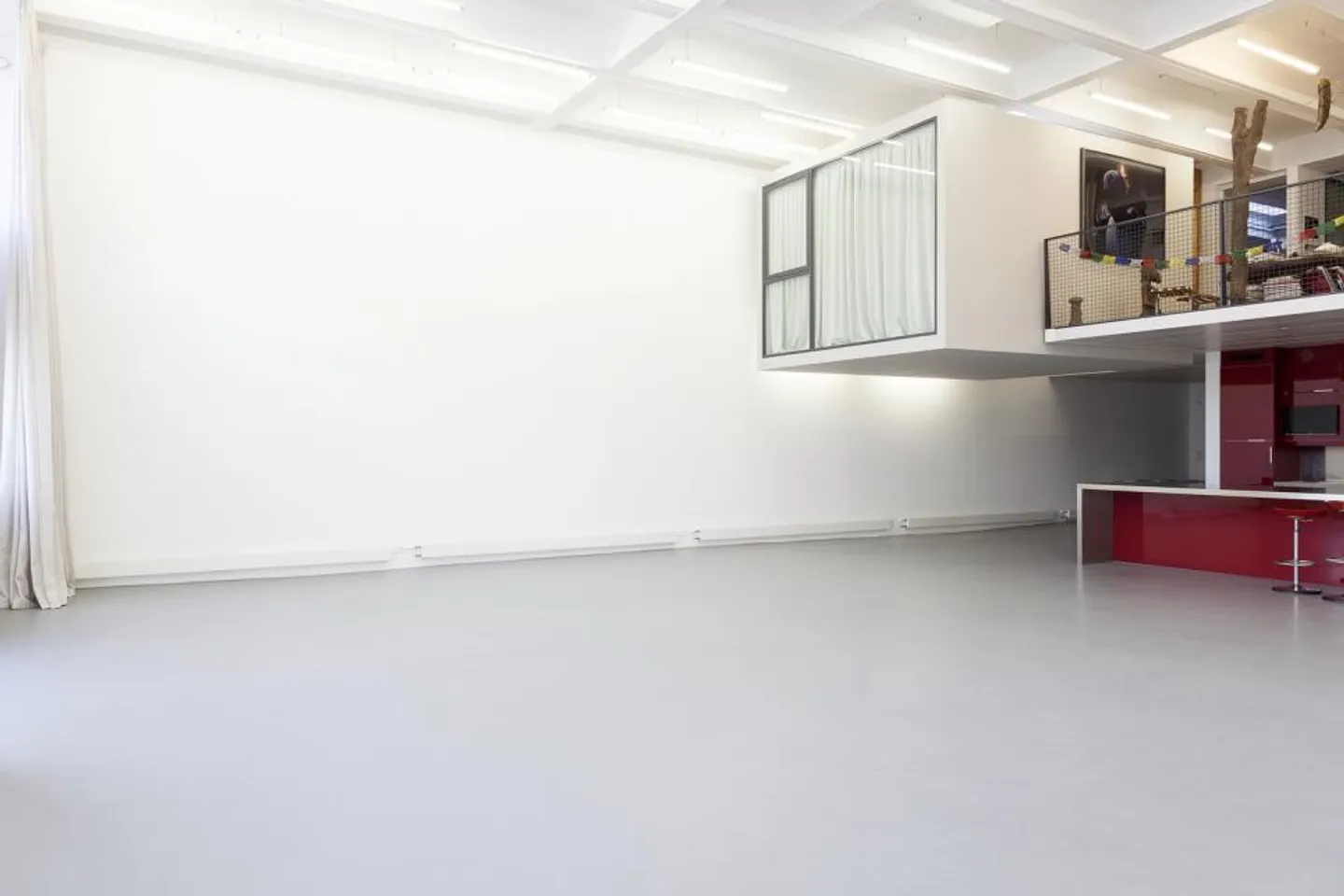 Loft di 395 m² con Terrazza Privata vicino a Pont-Rouge - Foto 3 di 4