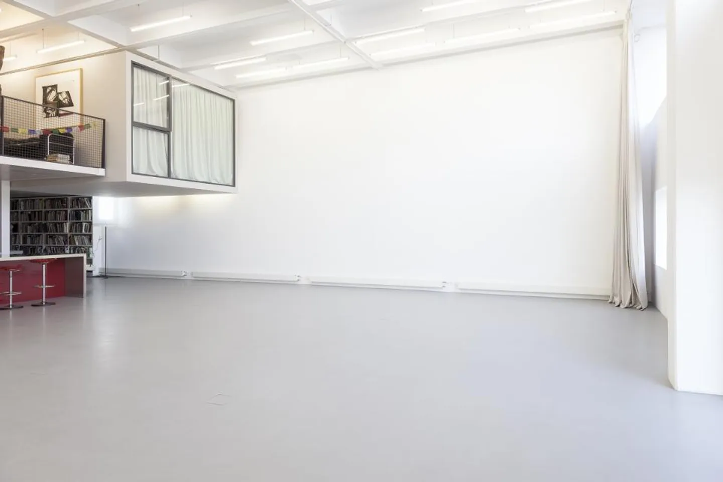 Loft di 395 m² con Terrazza Privata vicino a Pont-Rouge - Foto 4 di 4