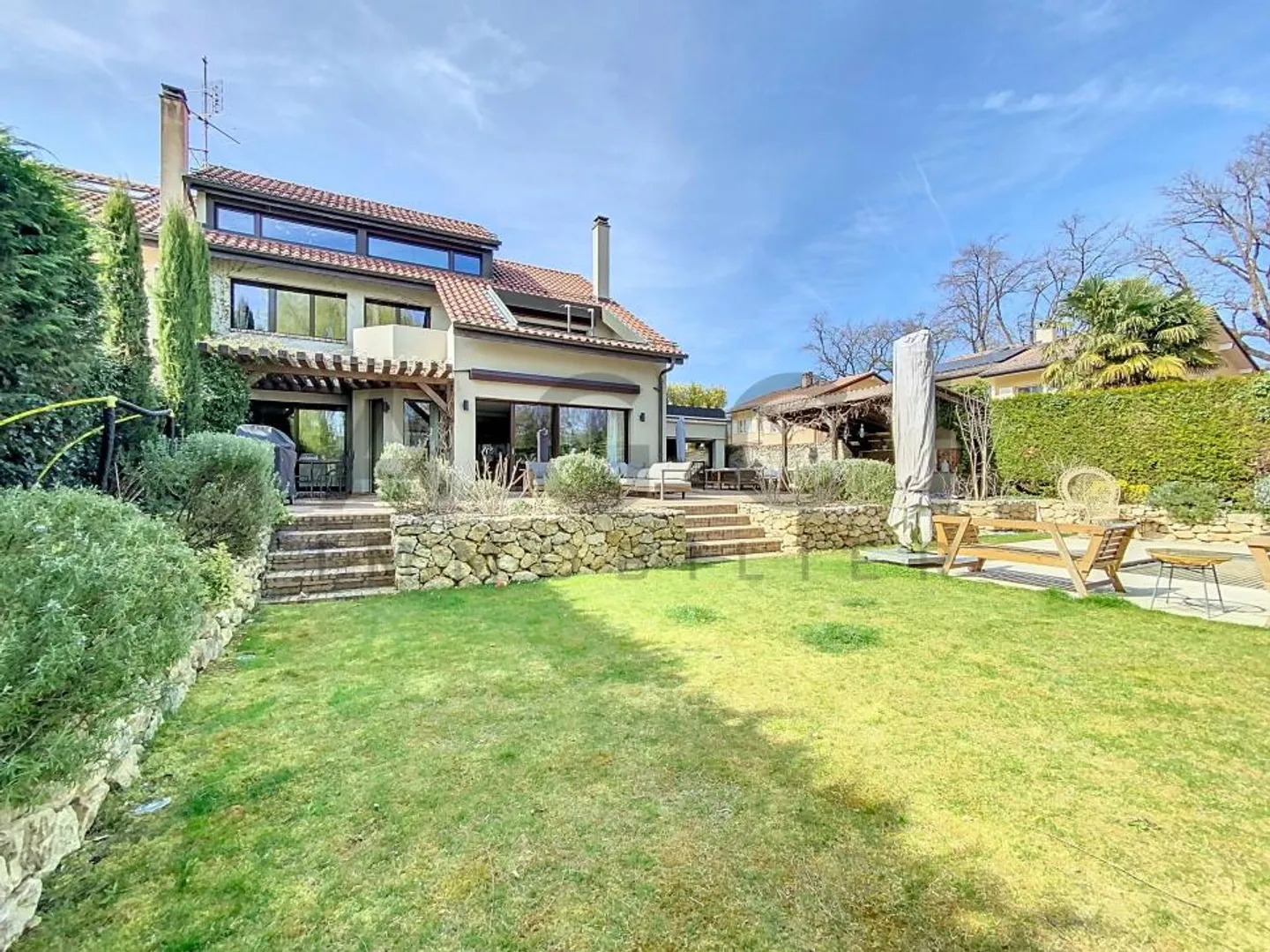 Villa di 450 m2 con piscina e giardino a Cologny - Foto 2 di 13