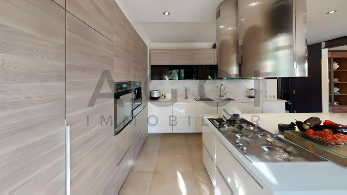Villa di 450 m2 con piscina e giardino a Cologny - Foto 8 di 13