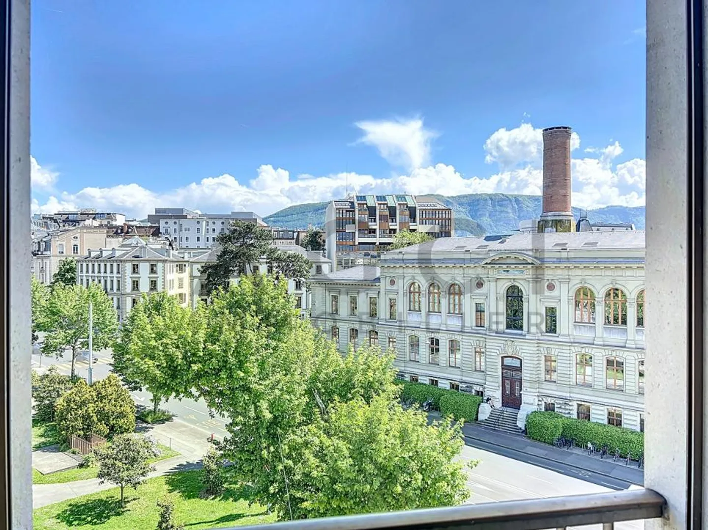 Ufficio in affitto - 17 m² - CHF 2'050.-/mese + IVA - Foto 2 di 13