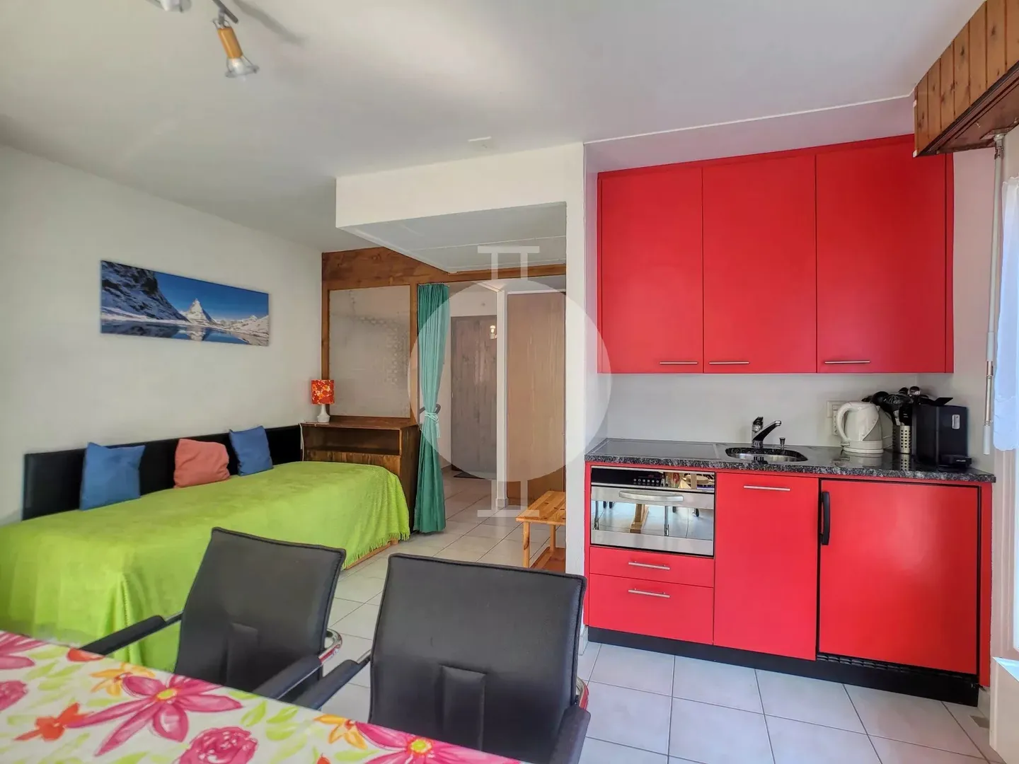 Charmante Eckwohnung mit 2,5 Zimmern, teilweise renoviert und mit der Möglichkeit, eine Garage zu kaufen - Foto 3 von 7