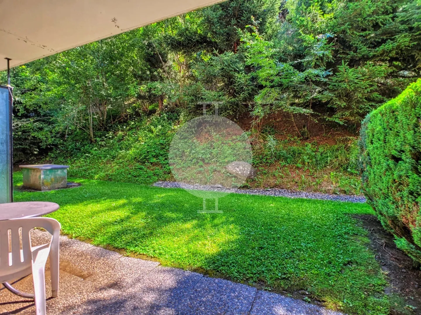 Appartement 2,5 pièces en rez-de-jardin à Veysonnaz avec fort potentiel de rénovation - Photo 6 sur 6