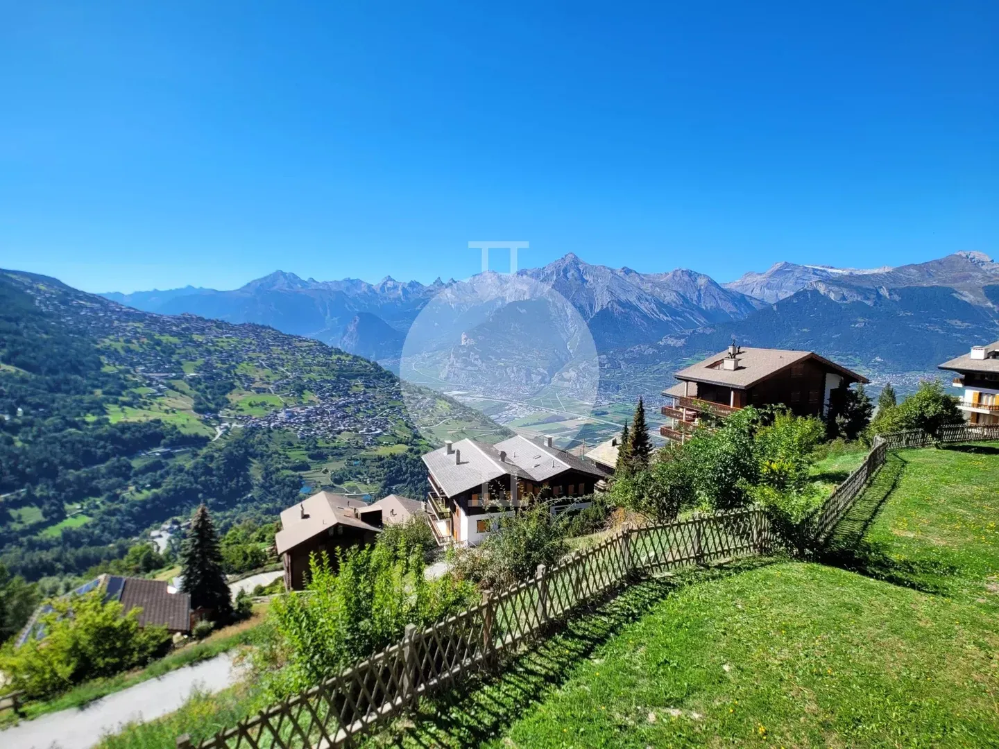 Charming 3.5 room apartment completely renovated with mountain views - Photo 4 of 9