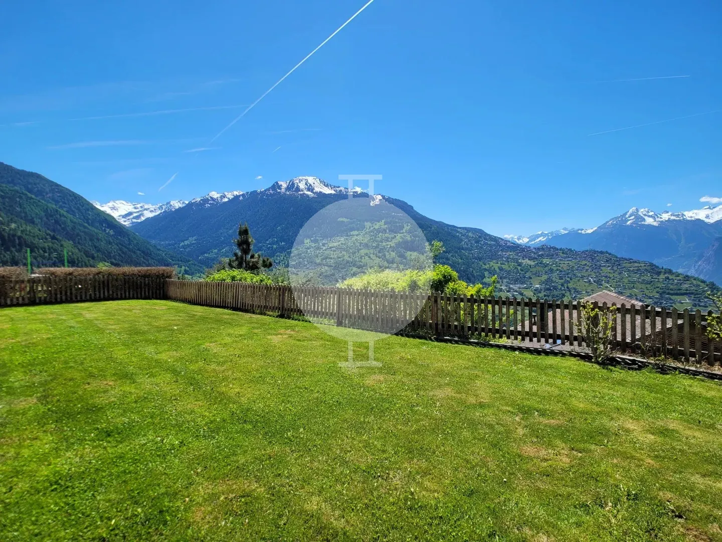 Magnifico appartamento di 5,5 stanze di lusso con grande giardino e vista panoramica sulle montagne - Foto 9 di 13