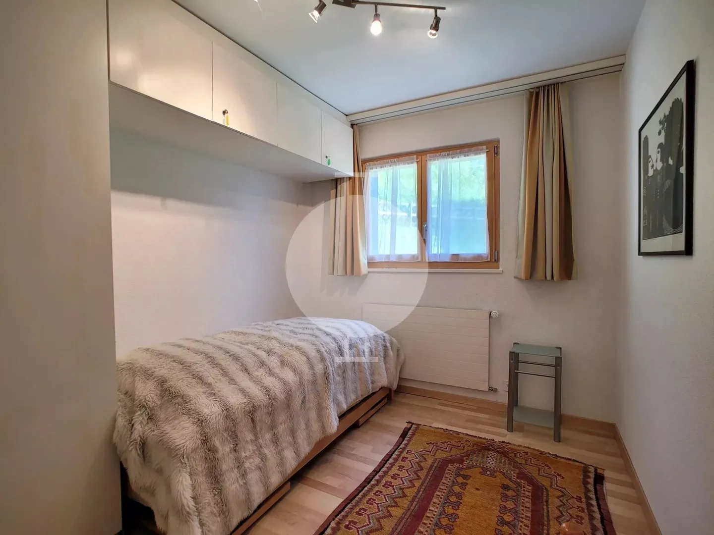 Wunderschöne Eckwohnung mit 3,5 Zimmern, die vollständig renoviert wurde, mit großem Garten und atemberaubendem Blick auf die Berge und das Rhonetal - Foto 5 von 9
