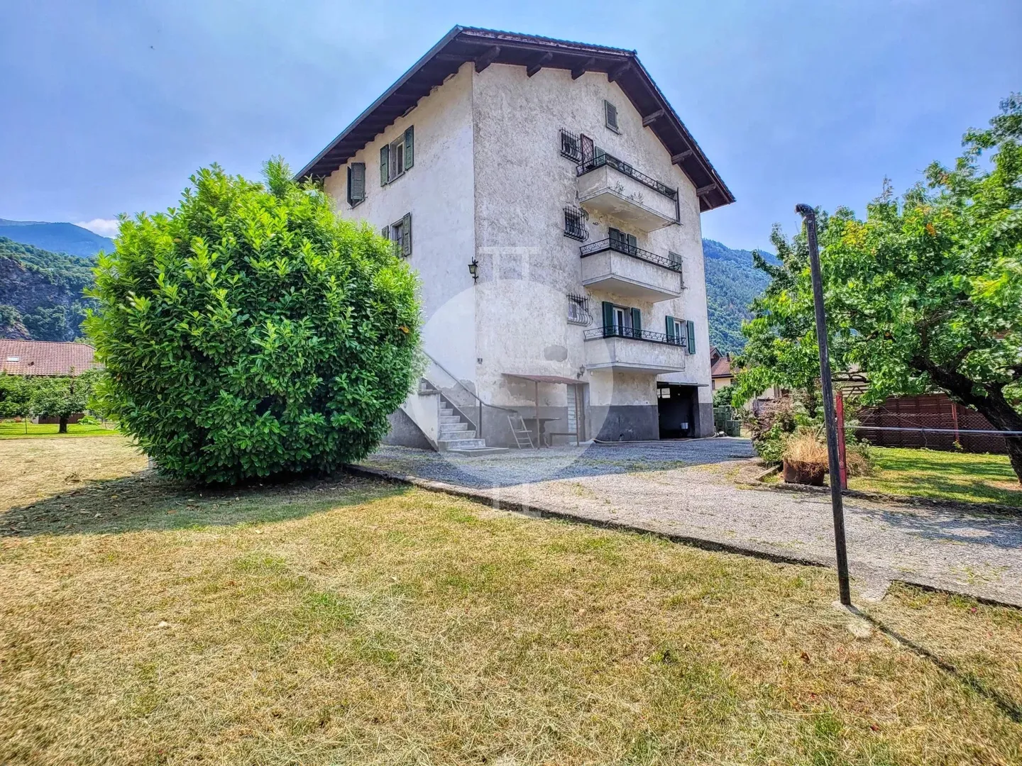 Yield building to renovate in Aproz / Nendaz - Photo 2 of 13
