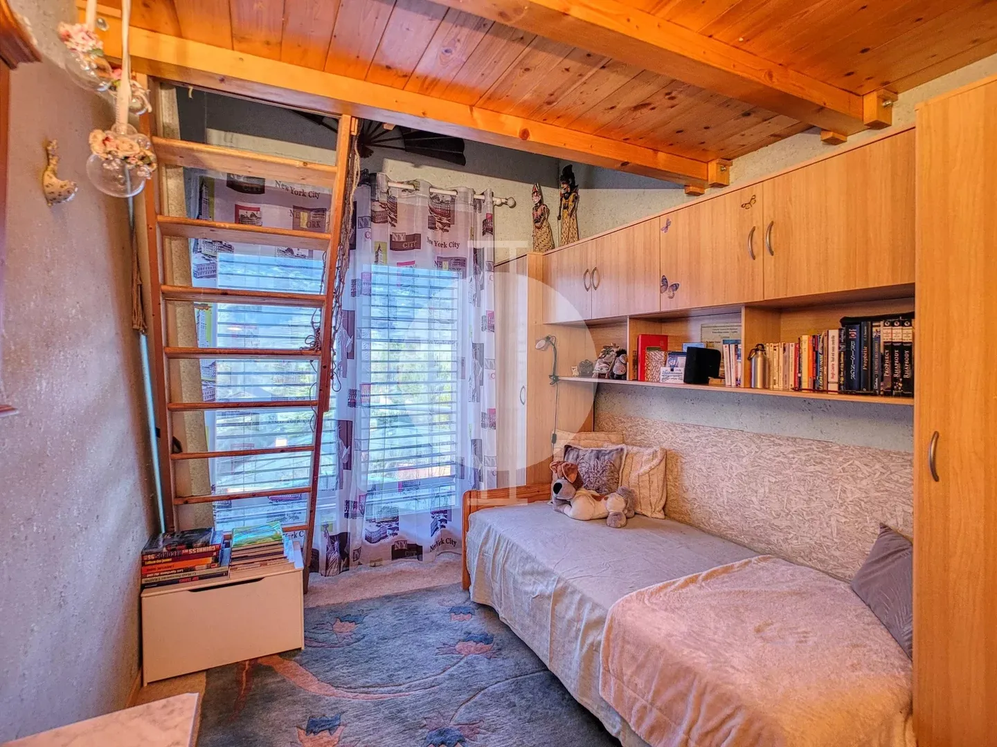 Magnifique attique lumineux avec vaste terrasse et vue panoramique sur la plaine du Rhône, parking compris - Photo 11 of 13