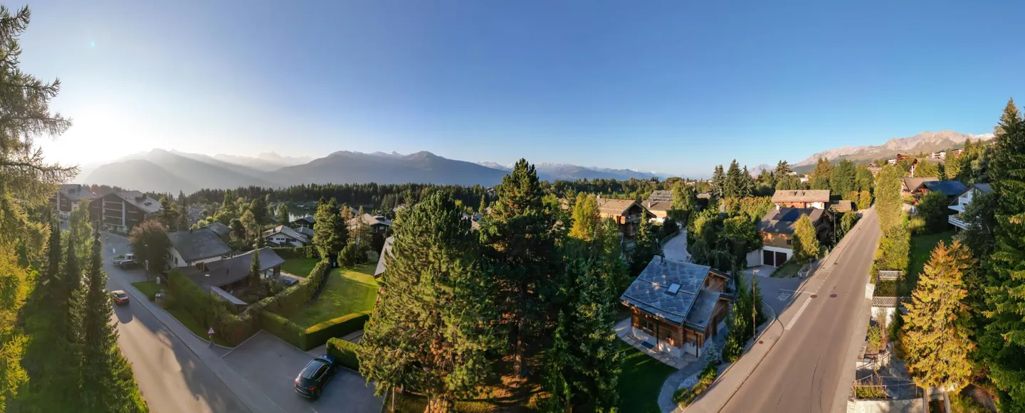 Au Centre de Crans-Montana, Chalet de 6,5 pièces de haut stantding - Photo 8 sur 12