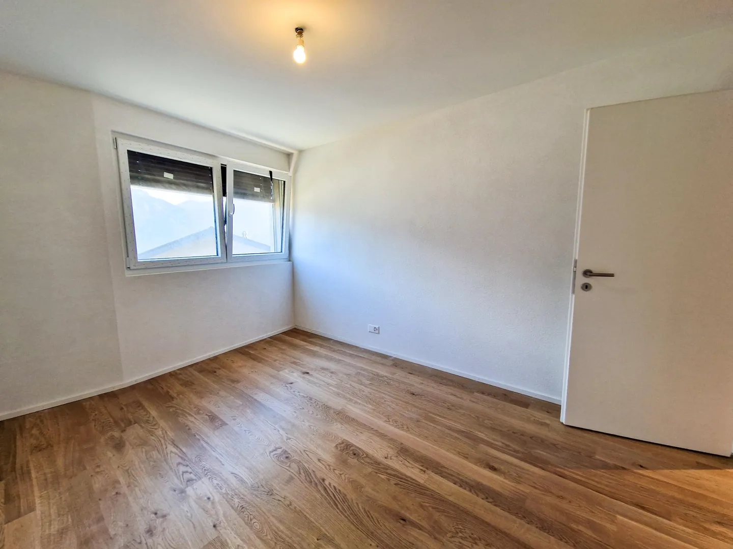 Helles 4,5-Zimmer-Neubau mit Terrasse und atemberaubender Aussicht in Signèse - Foto 6 von 11